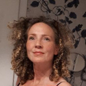 Meet your Posher, Joelle